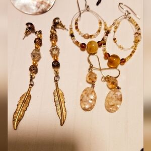 2 pairs of earrings ✨️